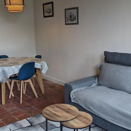 Proche Des Châteaux De La Loire Avec Jardin Privatif Et Parking. - Fr-1-410-426 Séjour à la campagne *